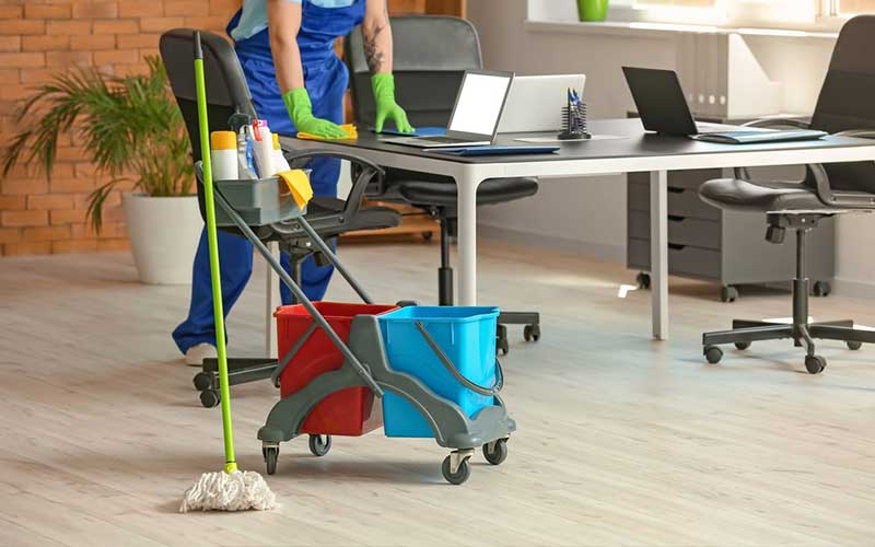 Au-delà du balai Les équipements de pro pour un Nettoyage Bureaux Casablanca impeccable